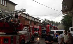 Sultanbeyli'de kentsel dönüşüm için boşaltılan binanın çatısı yandı: 1 kişi dumandan etkilendi