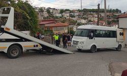 Yatağan'da minibüs garaja çarptı: 4 öğrenci yaralandı