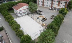 Bursa’da okul bahçesine yeni spor alanı