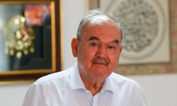 Eski İzmir Büyükşehir Belediye Başkanı Burhan Özfatura hayatını kaybetti