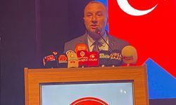 MHP Bursa’da bayrak değişimi: Mehmet Emin Özcanbaz il başkanı oldu