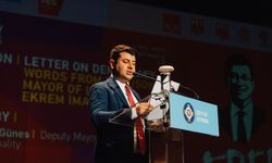 Atina’da Türkiye gündemi: Özel ve İmamoğlu’ndan demokrasi mesajı