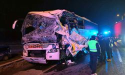 Edirne’de tur otobüsü TIR’a çarptı: 10 turist yaralandı