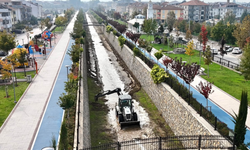 Sel ve su baskınına karşı Kanal İnegöl temizleniyor