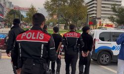 Bursa’da kız meselesi ortalığı karıştırdı! Kent Meydanı’nda tekmeli yumruklu kavga