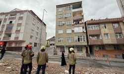 Binadan çatlama sesleri geldi: 14 daire tahliye edildi