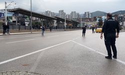 Bursa’da bıçaklı eylem trafiği kilitledi! Polis ekipleri kadını bir saatte ikna etti