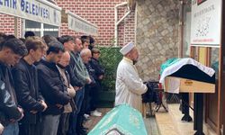 Bursa’da 18 Yaşındaki Emre’nin Cenazesinde Gözyaşları Sel Oldu