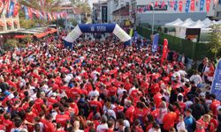 Bursa Cumhuriyet için koştu: 4 bin kişi parkura çıktı