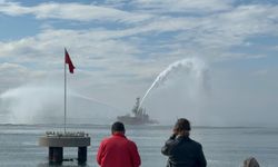 Gemlik'te Cumhuriyet bayramı coşkusu! Tekneler görsel şölen yaşattı