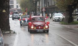Gürsu'da Cumhuriyet coşkusu klasik otomobil kortejiyle renklendi!