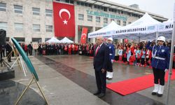 Şadi Özdemir: “Cumhuriyet varsa gelecek var”