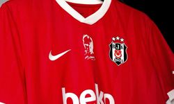 Beşiktaş yeni formasını tanıttı! Ay-yıldız vurgusu dikkat çekti