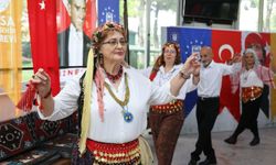 Büyükşehir'in özel etkinlikleriyle 103. yıl gururu sokaklara taştı