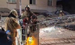 Enkaz altında acı son! 1 kişinin cansız bedeni çıkarıldı