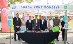 Bursa’da üniversitelilere renkli karşılama! Kampüs “Senin Üniversiten” ile şenlendi