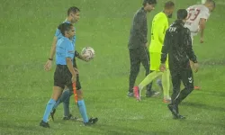 Sağanak maçı yarıda bıraktırdı: Kararı TFF verecek