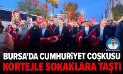 Bursa’da Cumhuriyet coşkusu kortejle sokaklara taştı