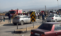 MHP konvoyunda kaza! 1 ölü, 4 yaralı