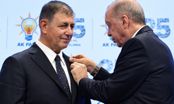 AK Parti’den Cemil Tugay’a açık destek! Bilal Saygılı’dan sert mesaj: “Gereğini de yaparız”