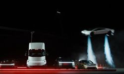 Tesla’dan Nefes Kesen Şov! Yeni Roadster Havada Takla Attı