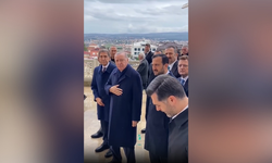 Erdoğan’a seslenen vatandaşa müdahale! “Camideyiz, bağırma”