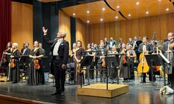 84 Yaşındaki maestro, Bursa’da sanatseverleri büyüledi: Senfoni  sezonu açıldı