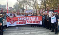 Bursa’da gazeteciler basın özgürlüğü için sokağa çıktı
