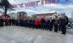 Bursa’da Cumhuriyet Bayramı kutlamaları çelenk töreniyle başladı