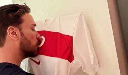 Sinan Akçıl'ın Milli Takım Marşı Sosyal Medyada Eleştiri Oklarının Hedefi Oldu
