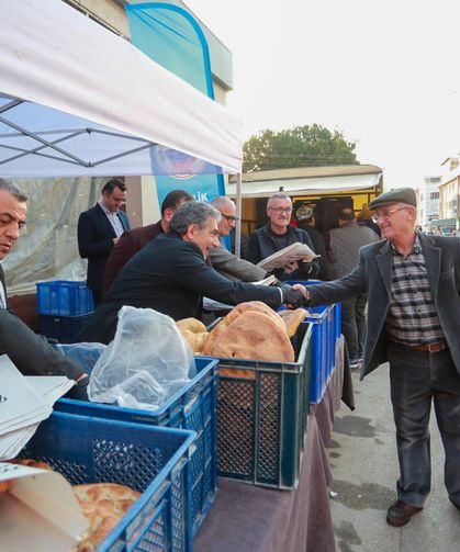 İftarlık pideler Gemlik Belediyesi'nden