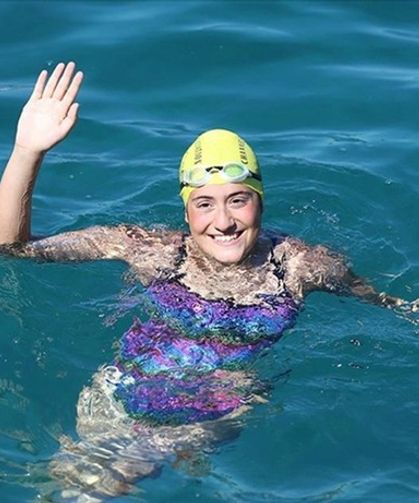 Aysu Türkoğlu, Kaiwi Kanalı yüzüşünde hedefine yaklaştı