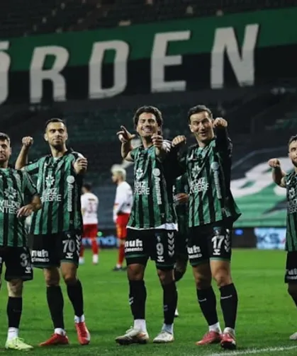Kocaelispor 16 yıl sonra Süper Lig'de
