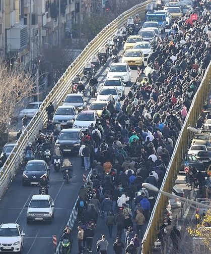 İran’da 'ekonomi' isyanı büyüyor