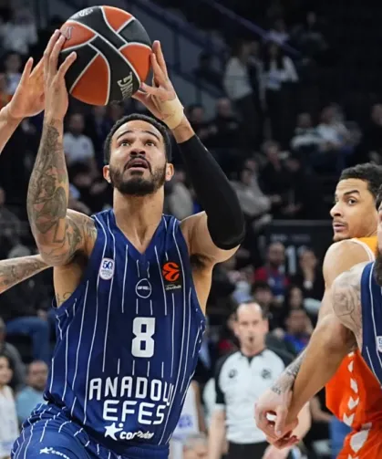 Anadolu Efes'ten Valencia'ya 17 sayı fark