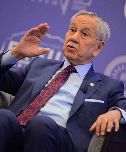 Bülent Arınç'tan sert tepki: "Ben olsaydım ona tekmeyi vururdum"