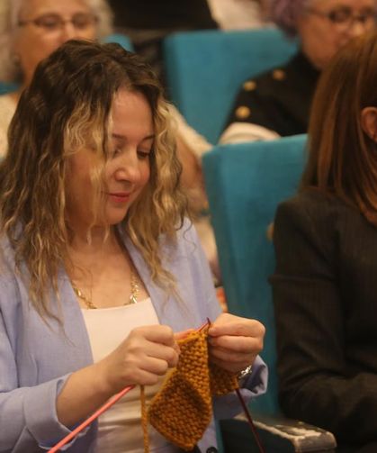 Bursa'da kadınlardan huzurevine ilmek ilmek sevgi