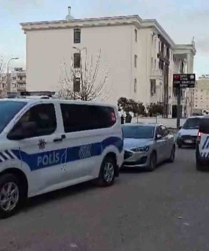 Kızlar arasındaki erkek kavgası kanlı bitti