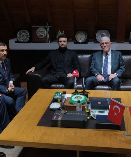 Müsavat Dervişoğlu Bursaspor’u ziyaret etti