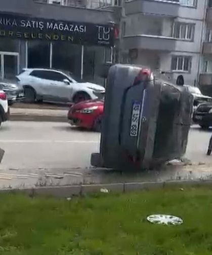 Bursa'da korkunç kaza: Araç yan yattı