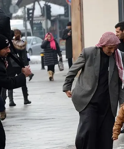 65 yaşında Türk vatandaşlığına geçen Suriyelilere maaş iddiası