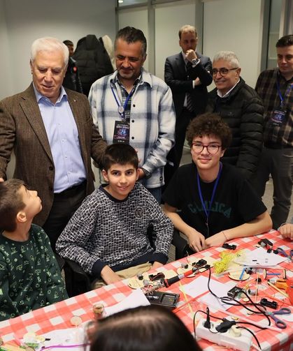 Bursa'da gençler bilimle buluştu