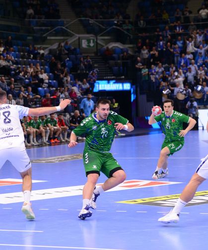 Nilüfer Belediyespor Macaristan’dan avantajlı dönüyor