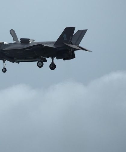 ABD'ye ait F-35 savaş uçağı acil iniş yaptı