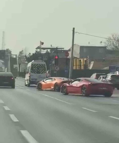 Bursa'da iki lüks otomobil trafik kurallarını hiçe saydı