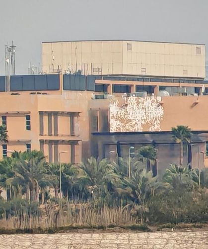 ABD'nin Bağdat Büyükelçiliği çevresinde İHA saldırısı sonrası yangın çıktı