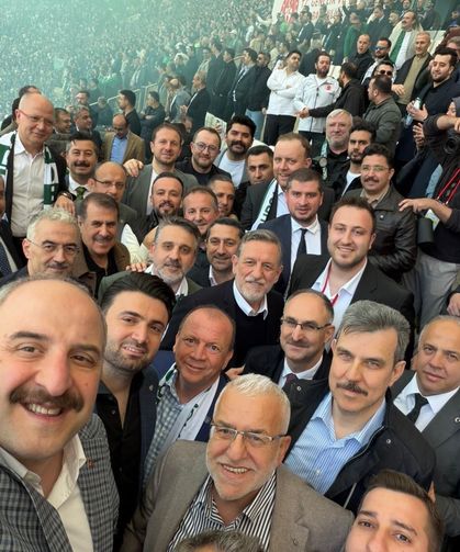 Mustafa Varank Varank, Bursa protokolüyle şampiyonluğu kutladı