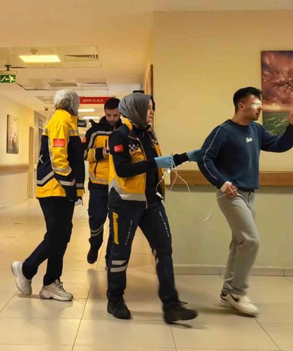 Bursa'da kesim makinesinden fırlayan parça işçinin gözüne saplandı