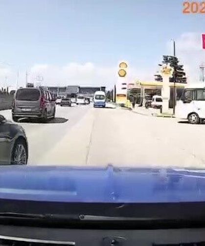 Bursa'da trafikte tehlikeli anlar: Makas atan sürücü kazaya davetiye çıkardı
