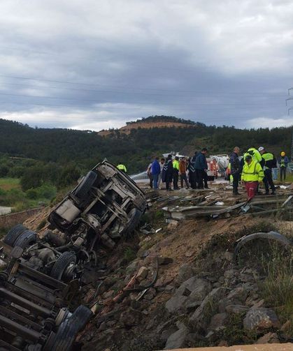 Kanala düşen tankerde can pazarı